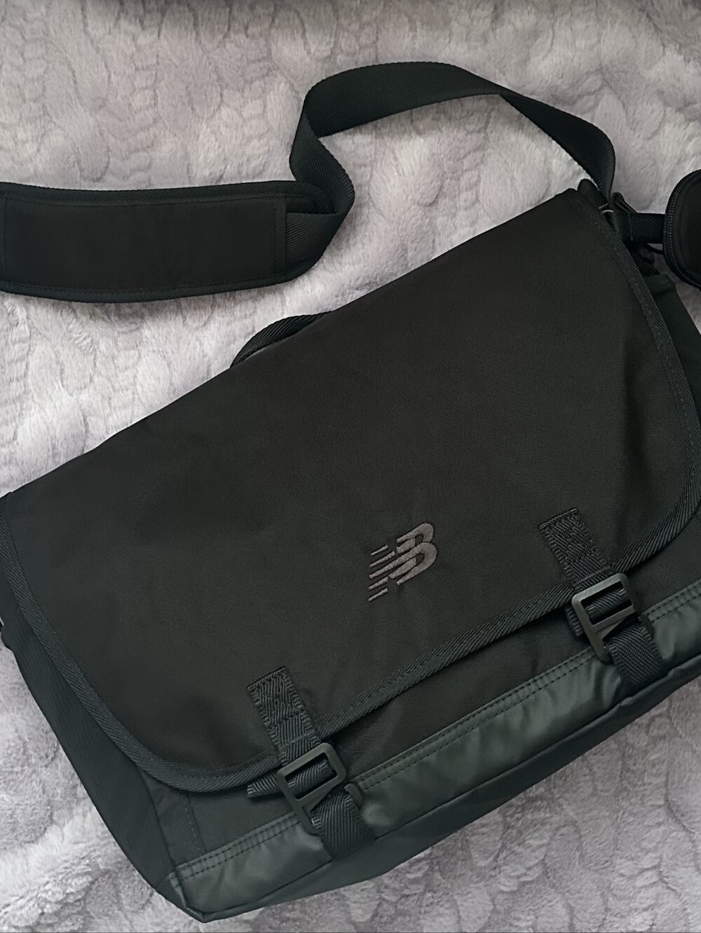NEW BALANCE | Athletics Messenger Bag